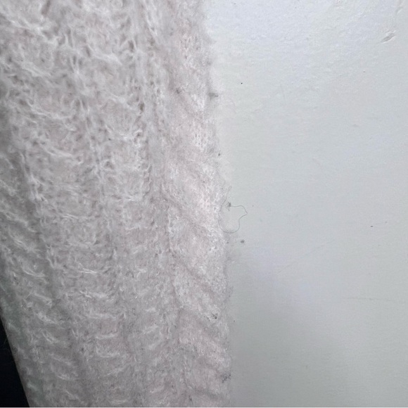 Tahari Cream Cable Knit Wool Mohair Sweater Size Small - Picture 4 of 8